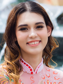 Cô gái gốc Đức cao 1,8m thi 'Hoa hậu Siêu quốc gia Việt Nam'