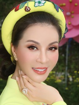 'Nữ hoàng ảnh lịch' Thanh Mai khoe sắc vóc tuổi ngũ tuần