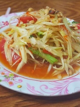 Đi Thái Lan, phải ăn thử món Som Tam cay... tới bến