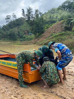 Quảng Nam: Lực lượng chức năng cùng 32 ghe, thuyền tập trung tìm người mất tích