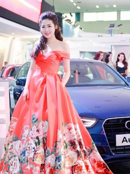 Á hậu Dương Tú Anh đầy quyến rũ bên xế sang Audi A4