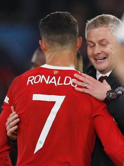 Ronaldo giữ ghế cho Solskjaer ở Manchester United bất chấp dư luận cho rằng CR7 'phá đội'
