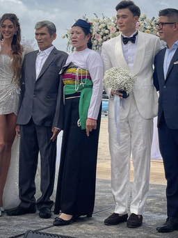 Bùi Tiến Dũng cưới vợ Tây trong ngày U.23 Việt Nam tranh vô địch SEA Games