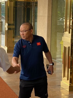 Tuyển Việt Nam hội quân cho AFF Cup: Thầy Park đến sớm làm gương cho học trò