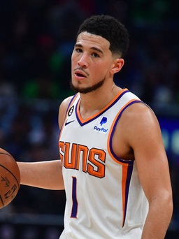 Phoenix Sun mất tay ném chủ lực Devin Booker ít nhất 1 tháng