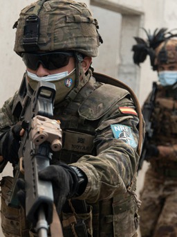 NATO tăng quân số lực lượng phản ứng nhanh lên gấp 7 lần