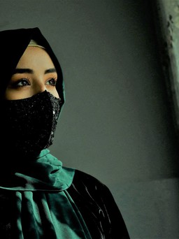 Nữ giảng viên kêu gọi 'đừng bỏ rơi phụ nữ Afghanistan' sau lệnh cấm mới của Taliban
