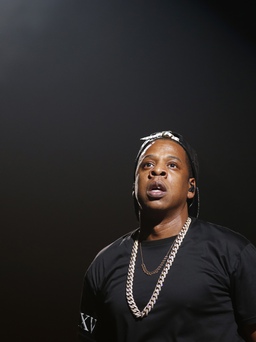 Jay-Z tiếp tục vuột ngôi nghệ sĩ hip hop giàu nhất thế giới