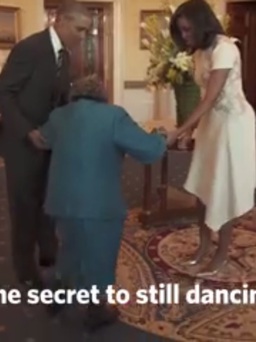 [Video] Bà cụ 106 tuổi nhảy múa tưng bừng cùng vợ chồng Obama