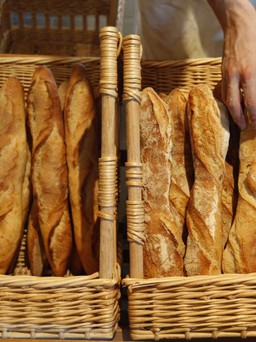 Tổng thống Pháp muốn bánh mì baguette thành di sản văn hóa thế giới