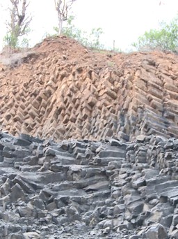 Độc đáo 'Gành Đá Đĩa' trên núi ở Phú Yên với kết cấu địa chất đặc biệt