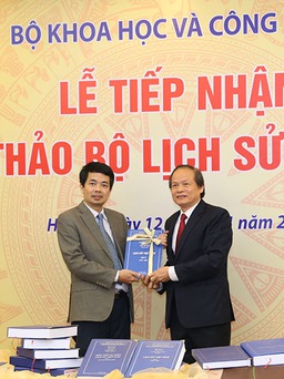 Hoàn thành bản thảo 30 tập bộ Quốc sử Việt Nam