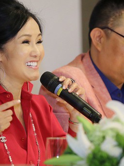Hồng Nhung vượt cú sốc hôn nhân đi dạy học