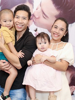 Quốc Nghiệp: 'Mỗi lần tôi chổng mông lên trời là vợ vui lắm'