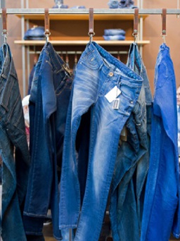Số bông giao dịch một ngày ở Trung Quốc đủ may quần jean cho cả thế giới