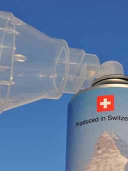 Công ty Thụy Sĩ bán không khí sạch quanh dãy Alps cho dân châu Á
