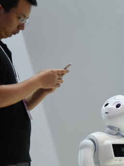 Độc đáo robot đòi nợ ở Trung Quốc