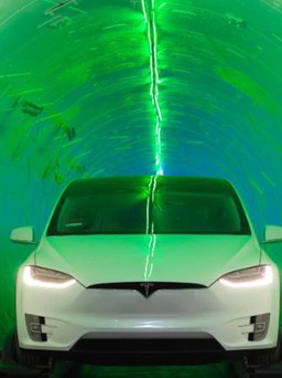 Tỉ phú Elon Musk thử nghiệm đường hầm xuyên thành phố