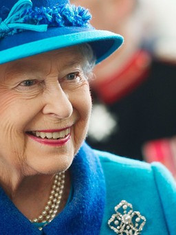 Nữ hoàng Anh lần đầu đăng ảnh trên Instagram