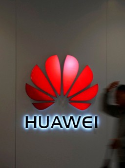 Huawei phản hồi ra sao trước chỉ trích từ Anh?