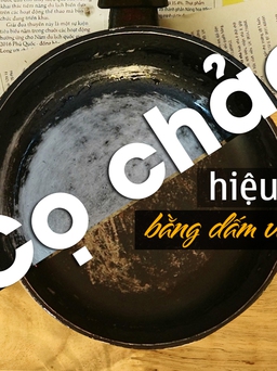 Cọ chảo hiệu quả với dấm và baking soda