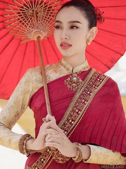 Không chỉ chuộng outfit cắt xẻ táo bạo, Thùy Tiên kiêu sa trong cosplay gái Thái