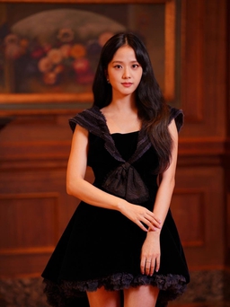 Jisoo bị chê trông “dừ” hơn khi diện váy nhung đen trong buổi ra mắt phim Snowdrop
