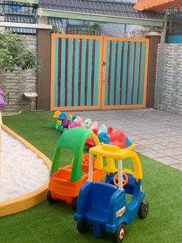Vì sao cha mẹ đôn đáo tìm chỗ gửi con, còn trường mầm non chưa mở cửa?