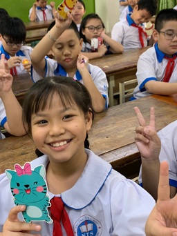 'Bắt sóng' cảm xúc, đón học sinh vui trở lại trường