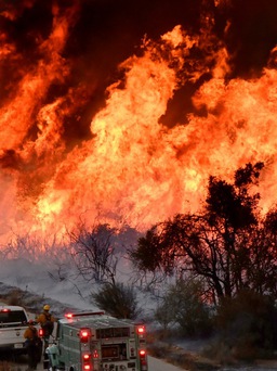 ‘Bão lửa’ lan sang các vùng khác của California