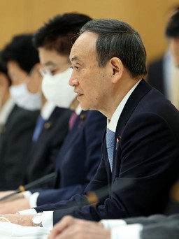 Thủ tướng Nhật xin lỗi vì ăn tiệc cuối năm với người nổi tiếng