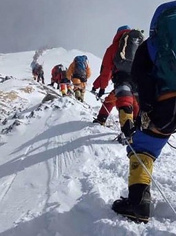 Covid-19 lan đến đỉnh Everest