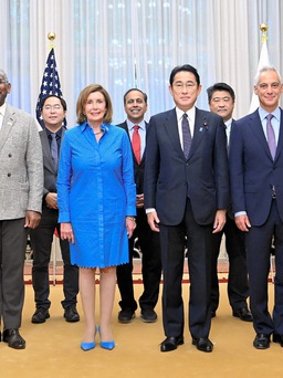 Chủ tịch Hạ viện Pelosi: Mỹ không cho phép Trung Quốc cô lập Đài Loan