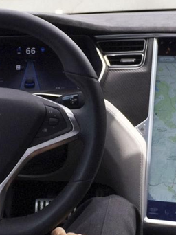 Kỹ sư thú nhận Tesla đã dàn dựng clip quảng bá ô tô tự lái