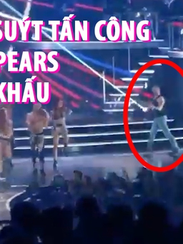 Britney Spears hoảng loạn khi bị đe dọa tấn công trên sân khấu