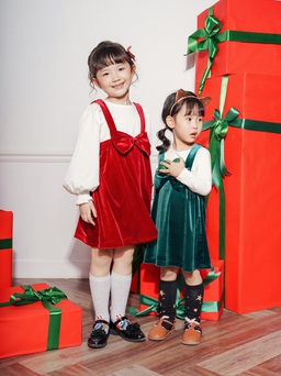 Những bộ đồ trẻ em đáng yêu của mùa lễ hội