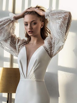 Những chiếc váy cưới mới nhất từ thương hiệu danh tiếng Daria Karlozi có giá trên 30 triệu đồng
