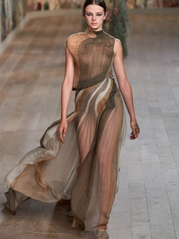 “Mọi con đường đều trở về thành Rome” - tinh thần thời trang của nhà mốt Dior