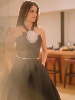 Penelope Cruz trong trang phục của Chanel - nàng thơ đẹp hoàn mỹ khiến nhân thế sững sờ