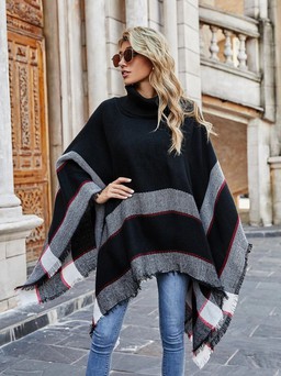 Áo ponchos, áo choàng mini... sự mê hoặc cho mùa thu đông trở nên kỳ diệu