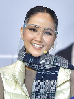 Hoa hậu H'Hen Niê trổ tài làm stylist tại buổi ra mắt bộ sưu tập mới của Uniqlo