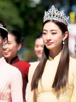 Lương Thùy Linh và Top 38 Miss World Vietnam dâng hương tưởng niệm liệt sĩ