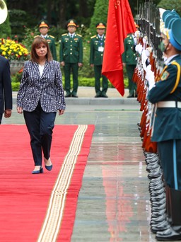 Chủ tịch nước chủ trì lễ đón Tổng thống Hy Lạp thăm Việt Nam