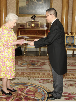 Kỷ niệm những lần tiếp kiến Nữ hoàng Anh Elizabeth II của Đại sứ Vũ Quang Minh