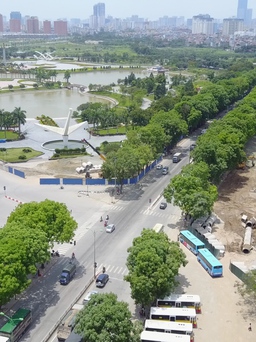 [VIDEO] Ngắm hàng cây xanh rì đường Phạm Văn Đồng sắp bị di dời, chặt hạ