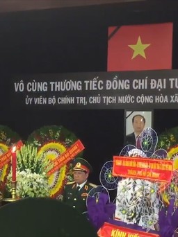 Hàng ngàn người viếng Chủ tịch nước Trần Đại Quang ở TP.HCM