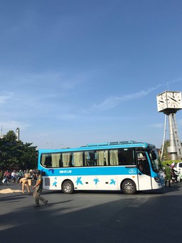 Xe khách gây tai nạn giữa trung tâm Sài Gòn