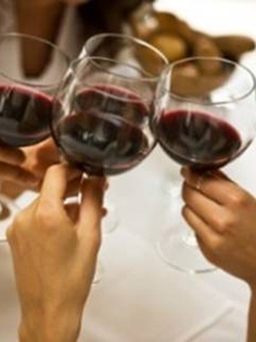 Bí quyết lấy lại làn da tươi tắn sau những buổi tiệc tùng