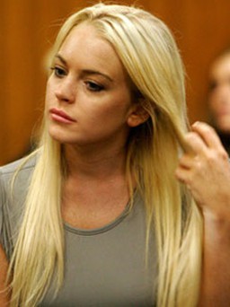 Lindsay Lohan có nguy cơ vào tù