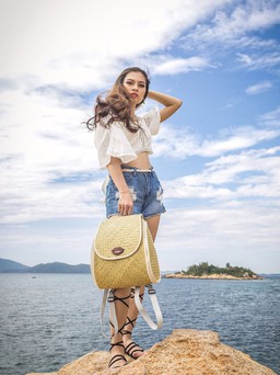 Thời trang độc lạ với túi cỏ bàng